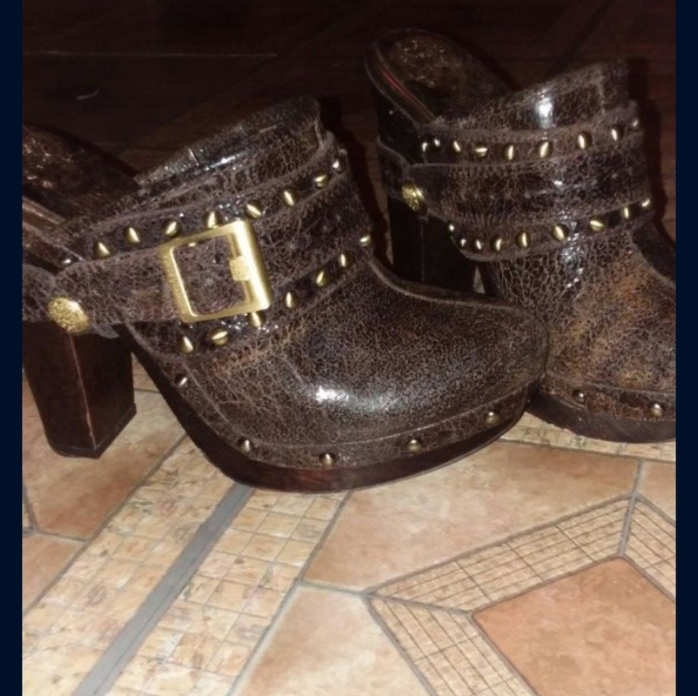 😍Vince camuto womens vintage clogs😍